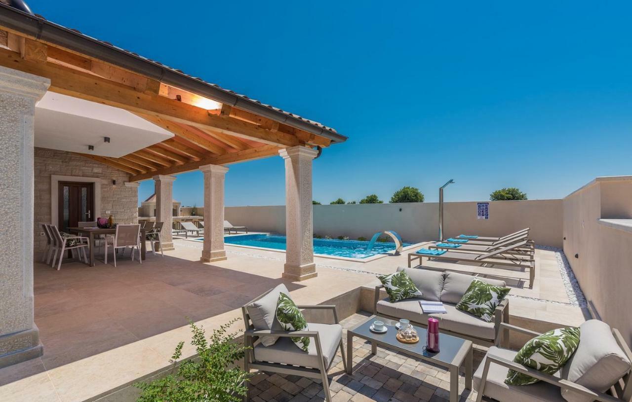 Casa Tea With Private Pool Vila Pula